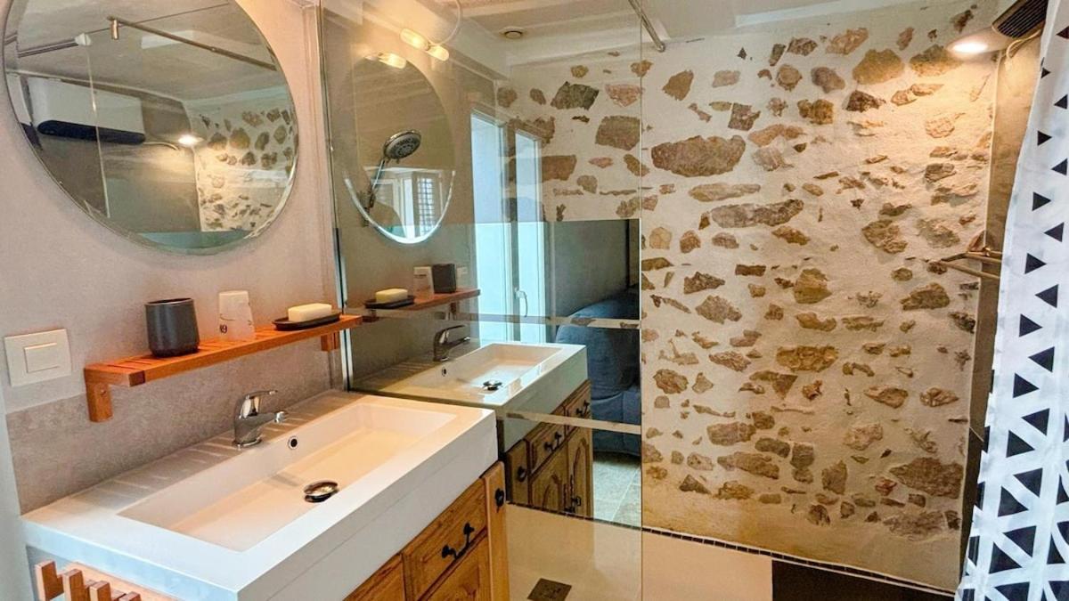 Atypical rustic house Le Val - Housity