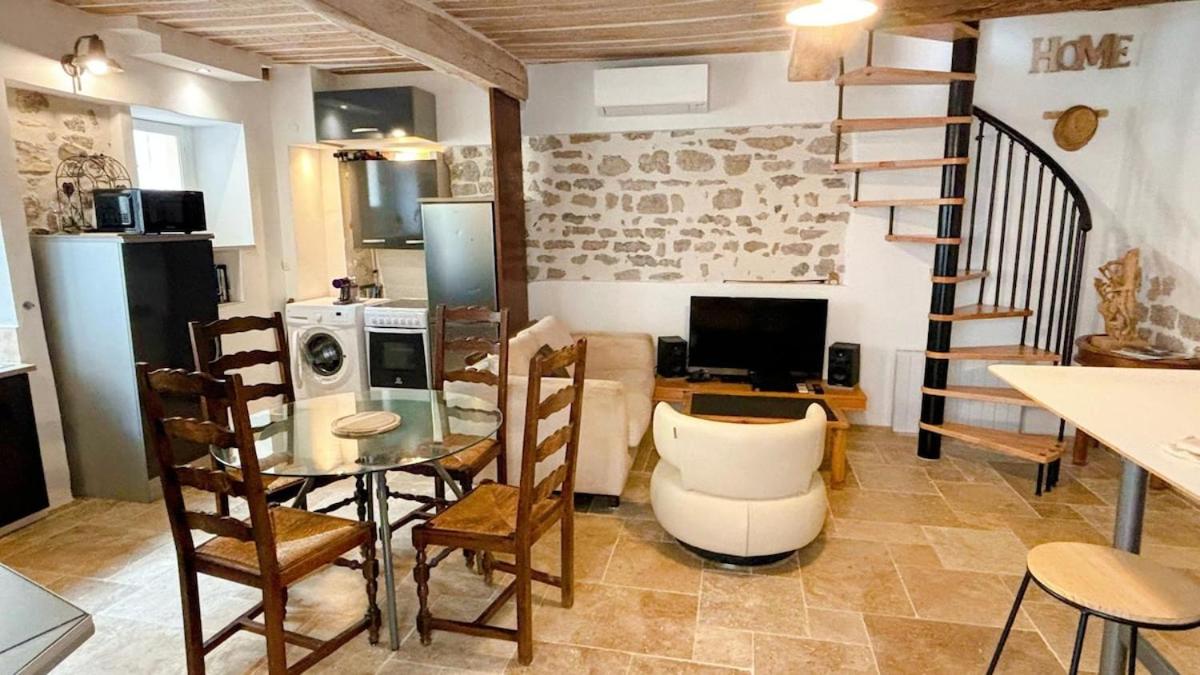 Atypical rustic house Le Val - Housity