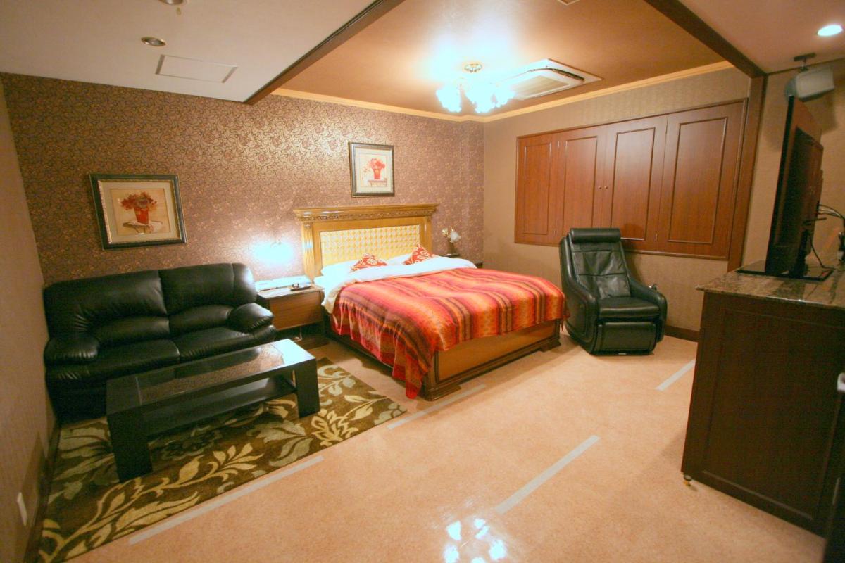 Hotel Sari Resort Takinoyashiro (Adults Only) - Housity