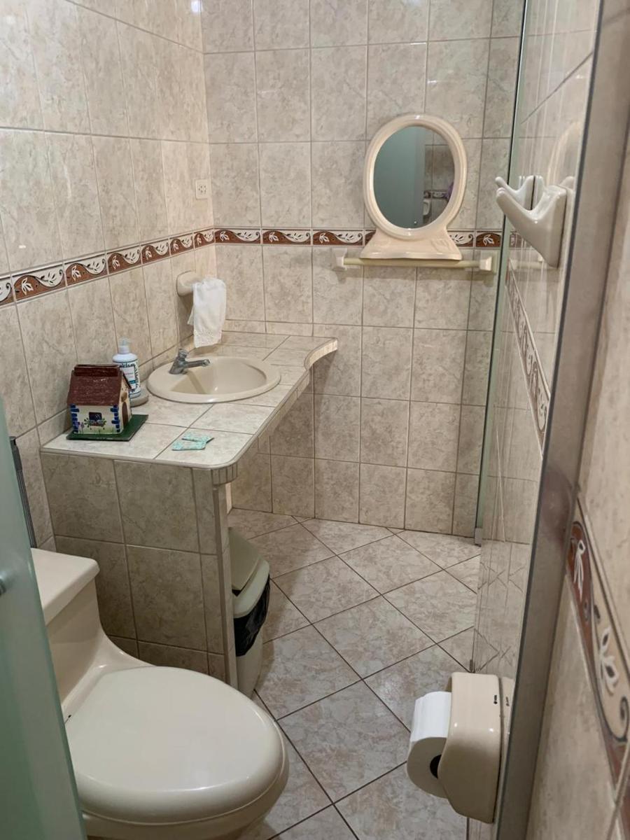 Apartamento cerca a lugares turísticos en Ica para 5 personas - Housity