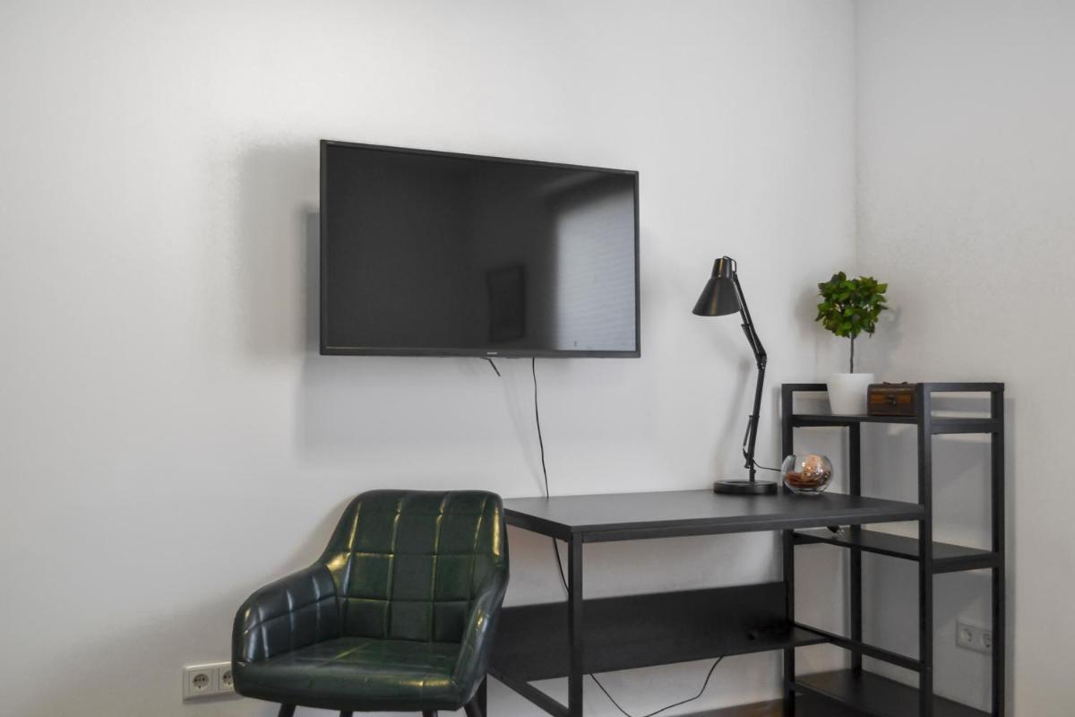 Apartment mit Terrasse und eigenem Eingang - Housity