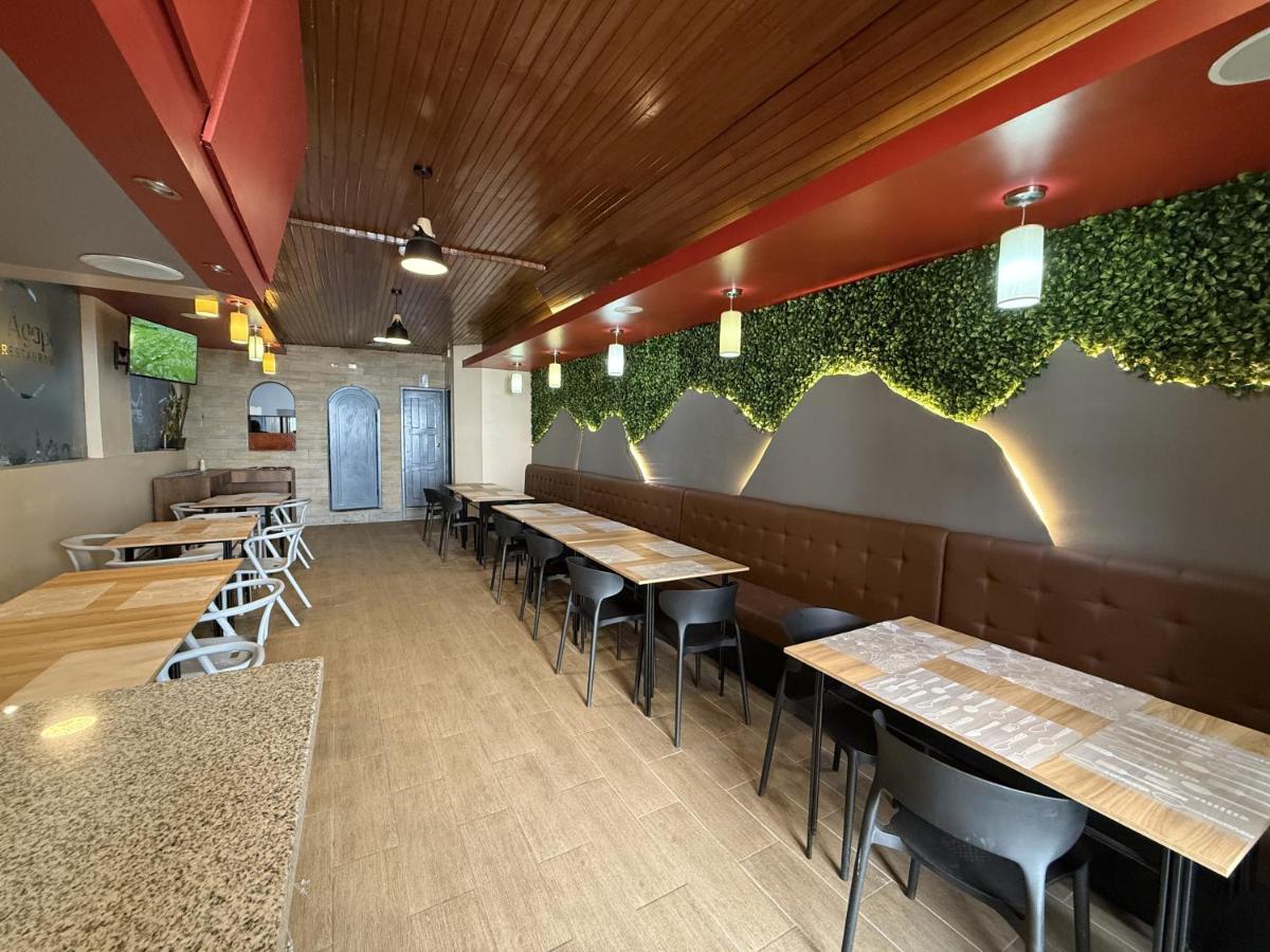 Hotel Montecarlo - Housity