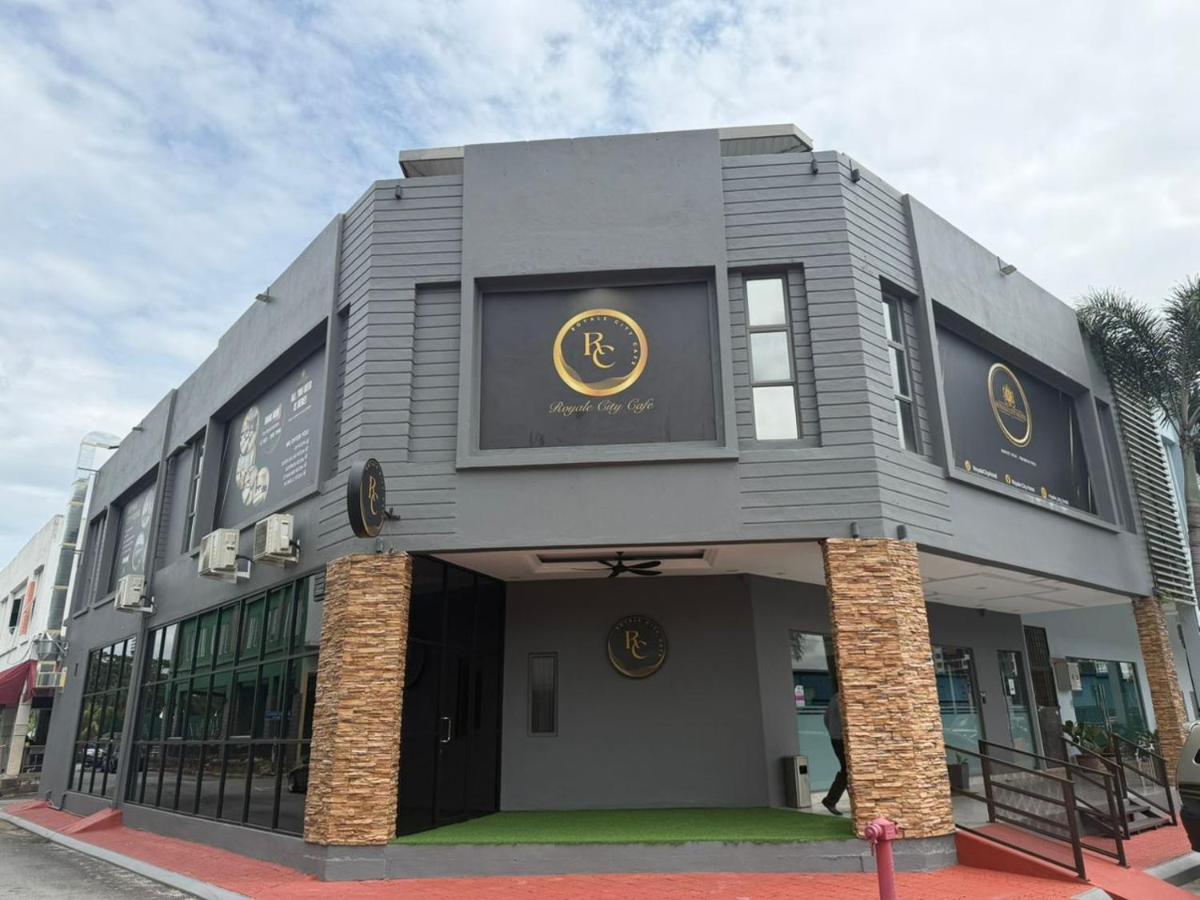 Royale City Hotel - 10 min from KLIA KLIA 2 Airport - Hizvo