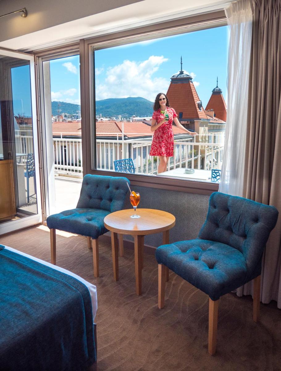 Vue générale sur la montagne ou vue sur la montagne depuis l'hôtel
