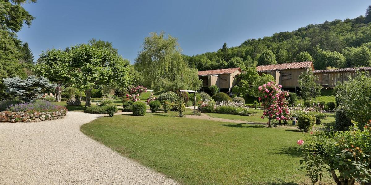Jardin de l'établissement Les Glycines - Hôtel & Spa - Teritoria