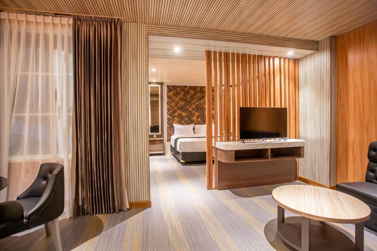 Avery De Grand City Hotel Bandung - Housity