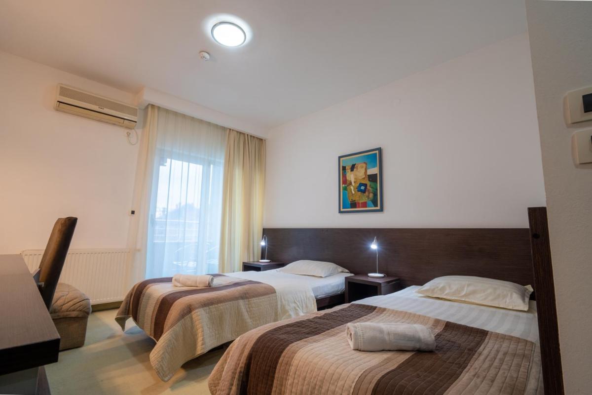 Hotel Golf Luxury - Housity