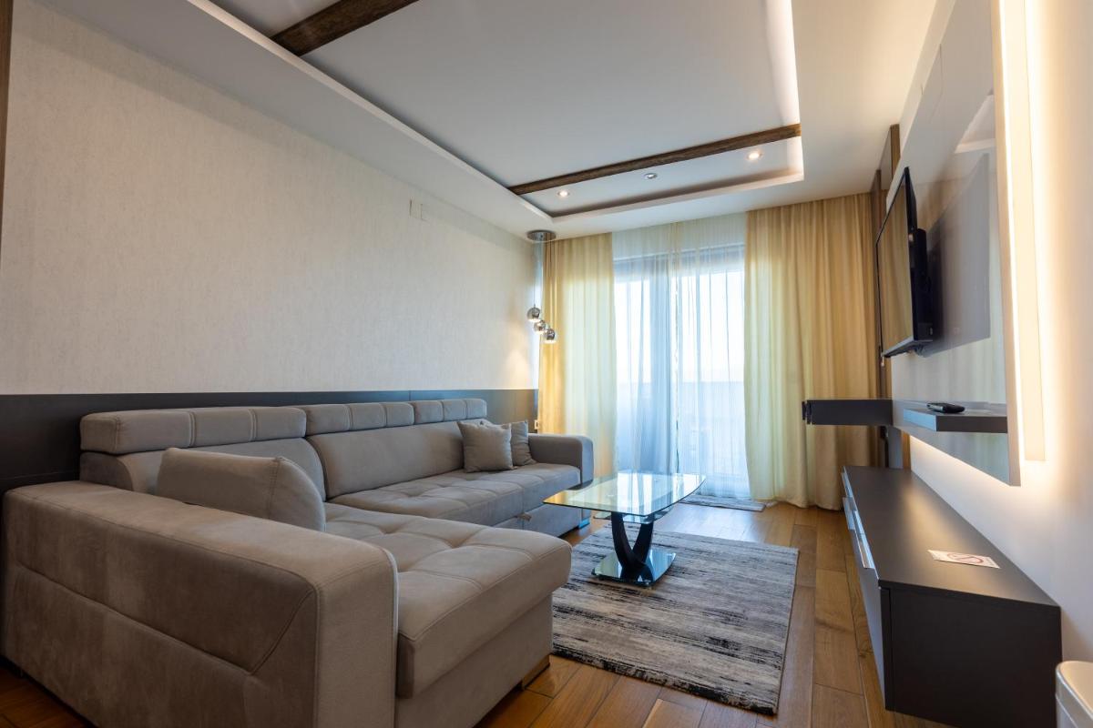 Hotel Golf Luxury - Housity