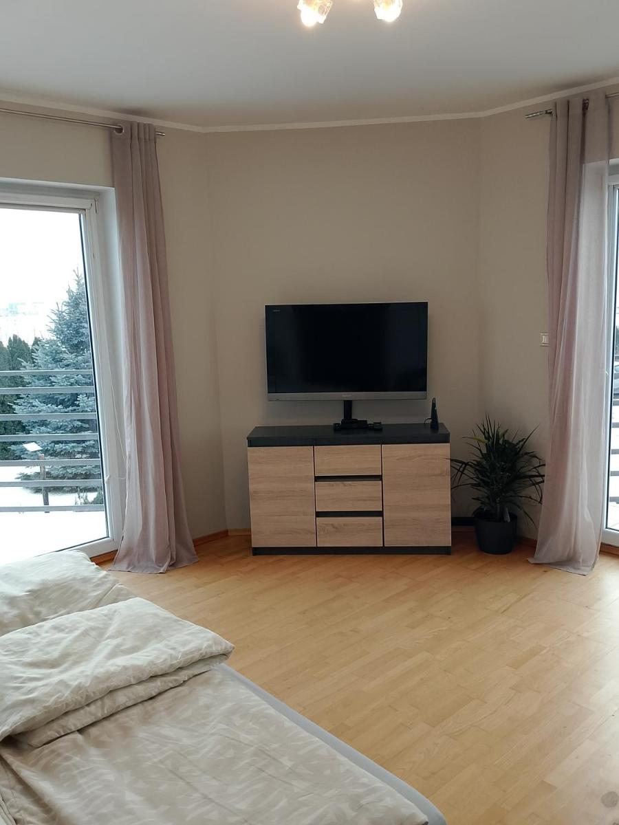 Dom za Tujami 30 min od centrum Poznania Strykowo - Housity