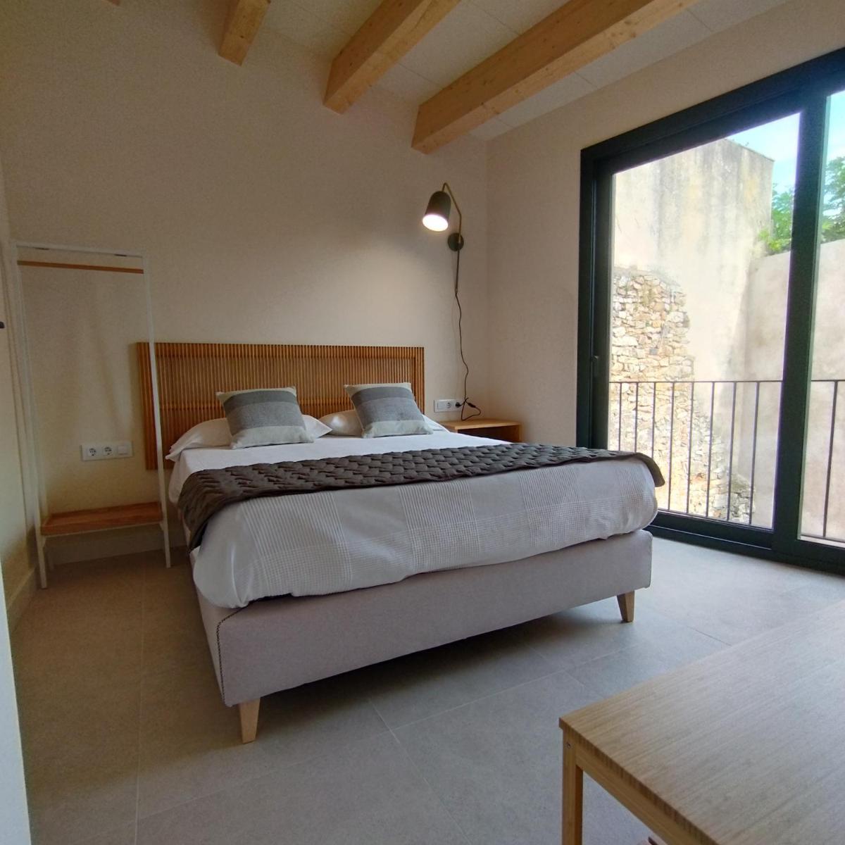 Empordà Apartament-Peratallada - Housity