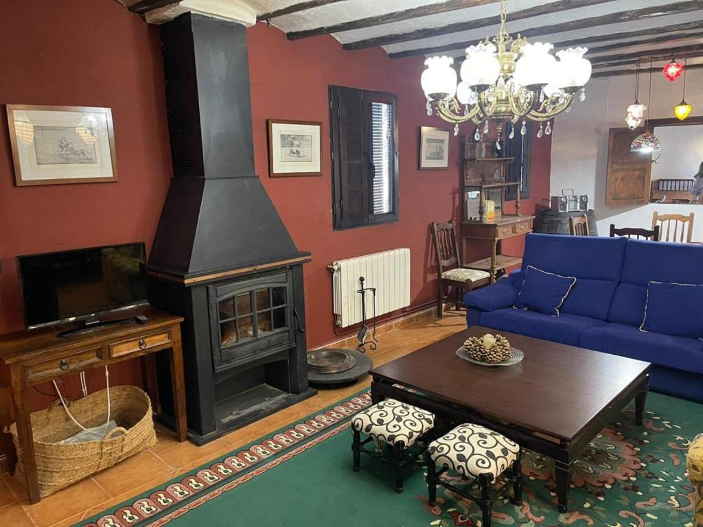 CASA RURAL VICENTA 1750 Alojamiento rural, capacidad hasta 30 personas - Housity