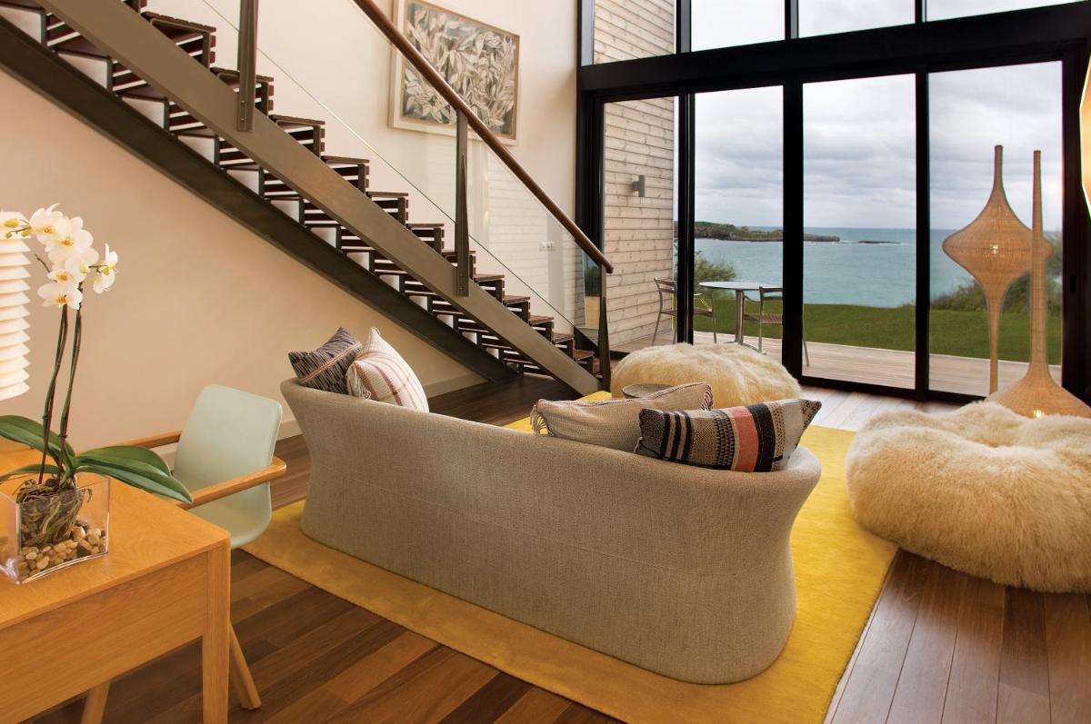 Uma área de estar em Martinhal Sagres Beach Family Resort Hotel