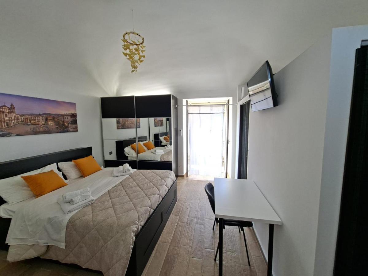 Central Post Office Guest House - Housity