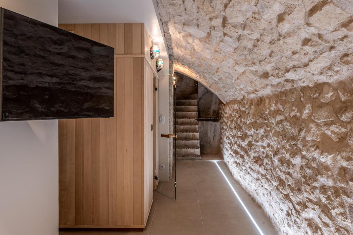Suites 31Bis - Cinq suites d'architecte, entre héritage et design - Sauna - Nancy Centre - Housity