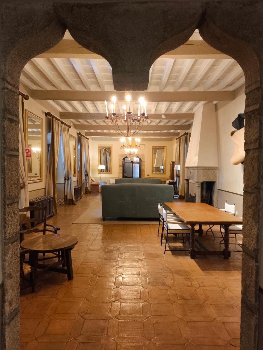 Parador de Jarandilla de la Vera - Housity
