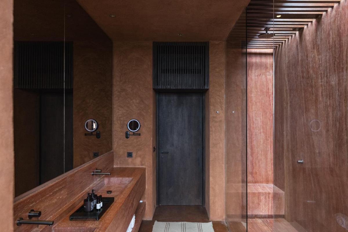 Further Hotel - Housity