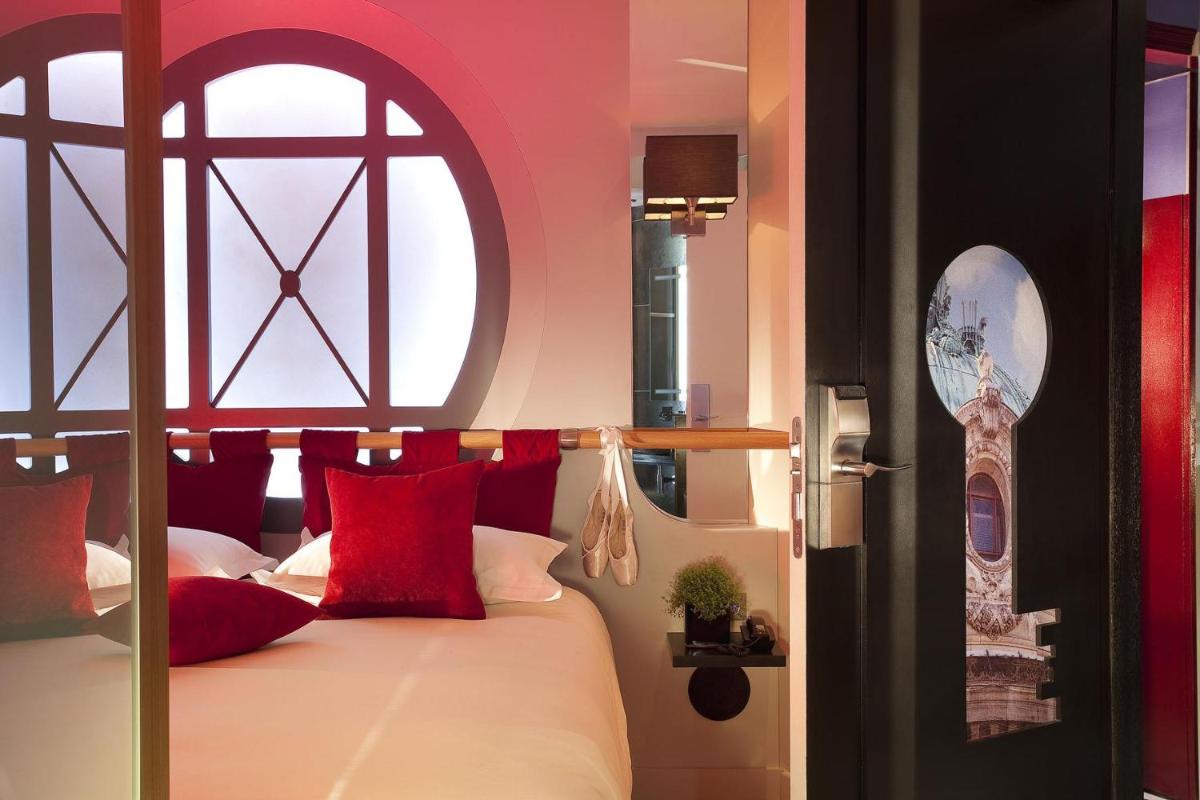 Un ou plusieurs lits dans un hébergement de l'établissement Secret de Paris - Hotel & Spa