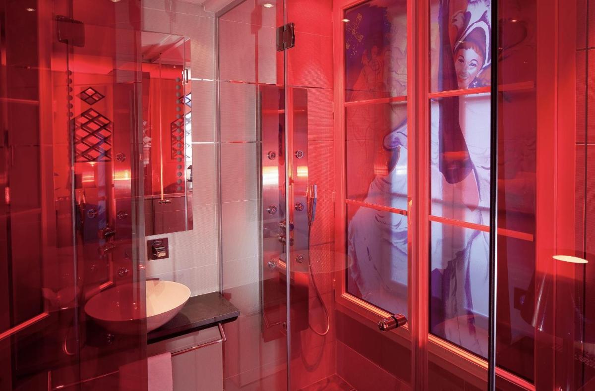 Salle de bains dans l'établissement Secret de Paris - Hotel & Spa
