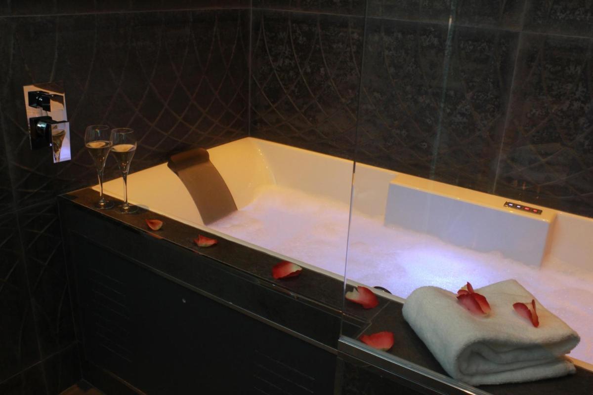 Photo de la galerie de l'établissement Secret de Paris - Hotel & Spa, à Paris
