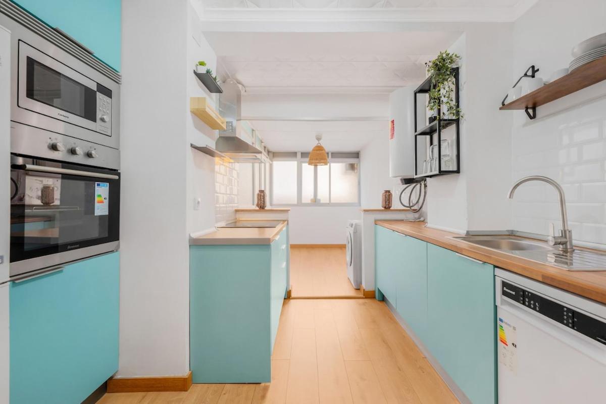 Bright & Spacious Apartment Near the Beach - Housity