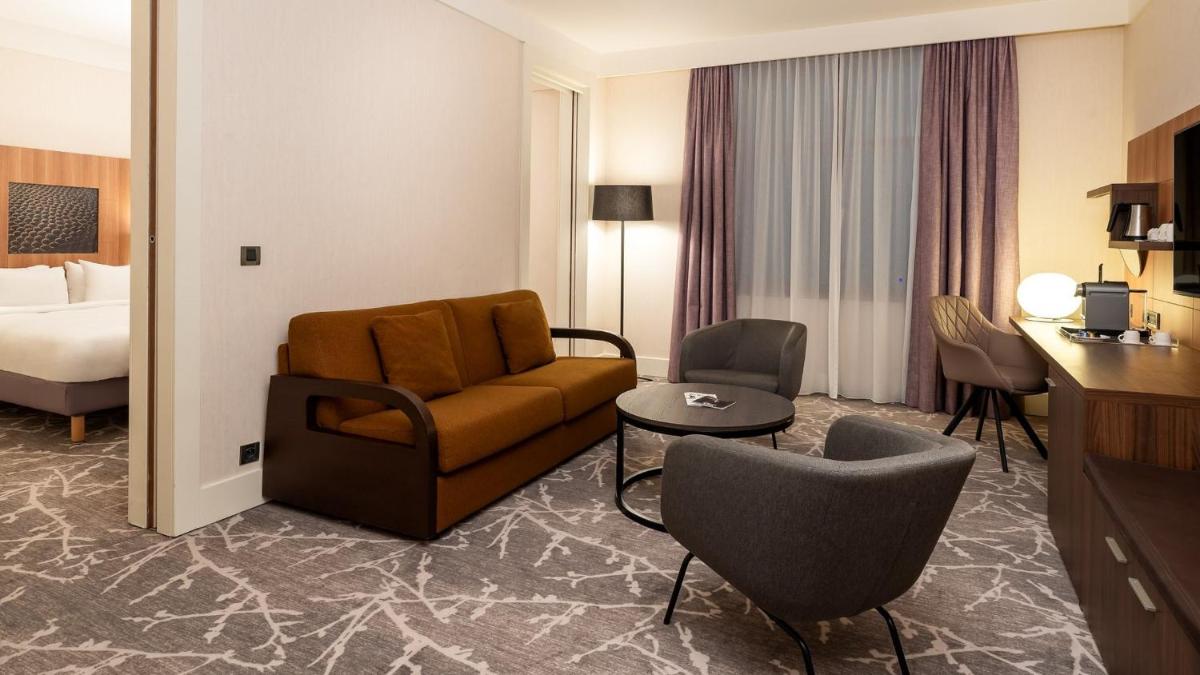 Coin salon dans l'établissement Hotel Paris Marne-la-Vallee by IHG