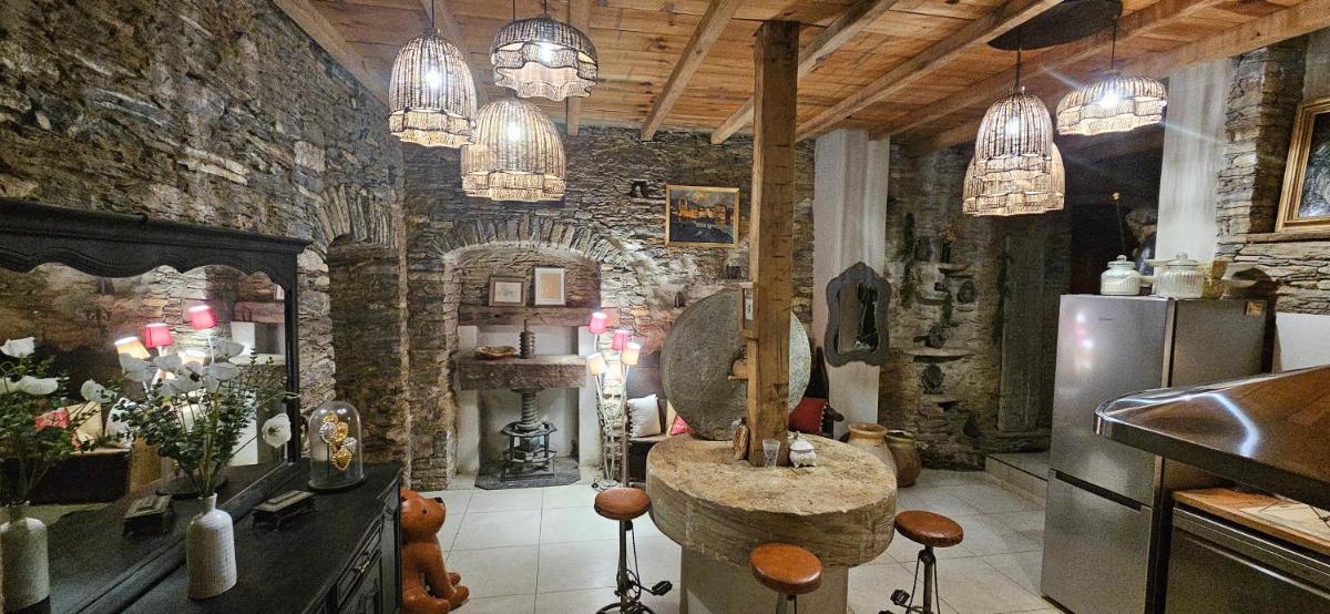 Domaine COLONNA SANTINI ,Chambre d hôtes Piscine, sauna, spa - Housity
