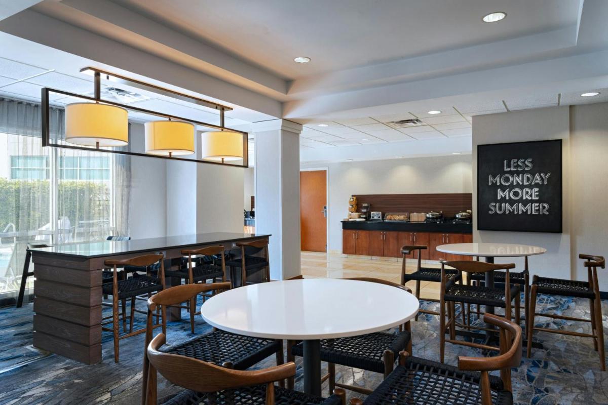 Fairfield Inn and Suites by Marriott San Antonio Northeast / Schertz / RAFB - Housity