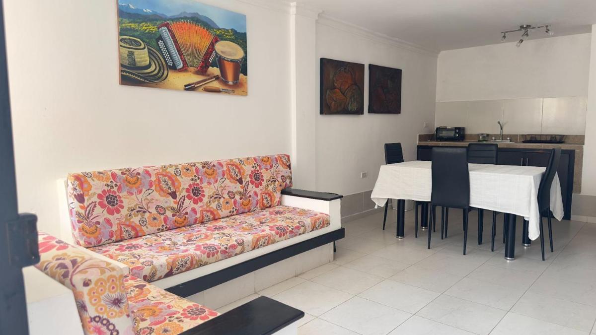 Apartamentos Las Piloneras - Housity
