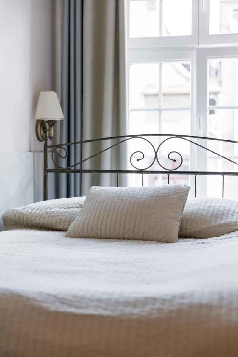 Patio Apartments - Old Town - Housity