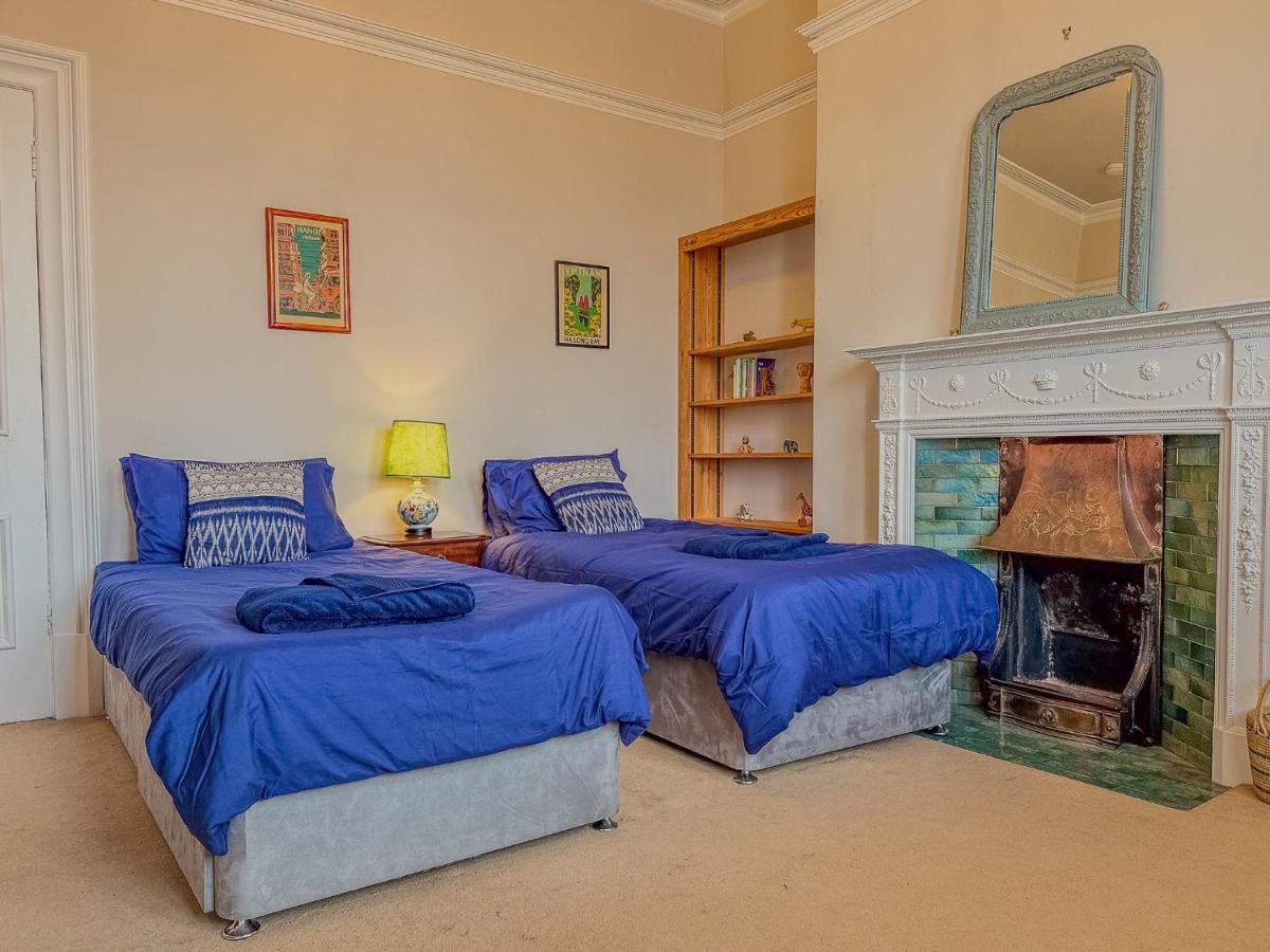 Eden Mount, Wetheral, characteful, spacious home overlooking village green, close to M6 - Housity