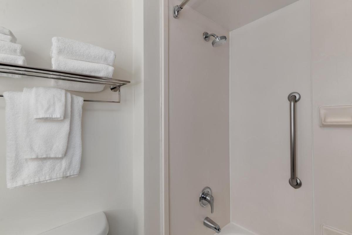 Garner Hotel Murfreesboro West by IHG - Housity