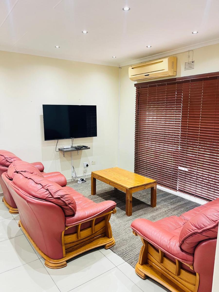 Langelihle- Margate Accommodation - Housity