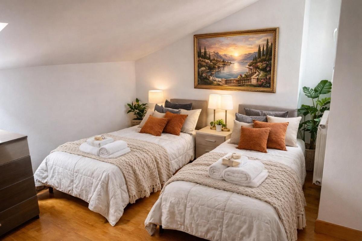 DUPLEX CARDELLY Parking gratuito a 5 min centro de SS Ideal familias - Housity