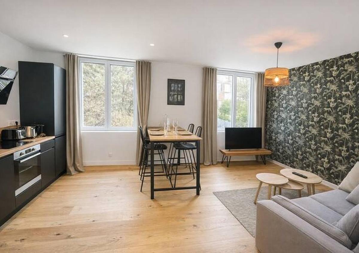 WHITE HOUSE DHAVERNAS - PROCHE CENTRE - PARKING - WIFi HD - Housity