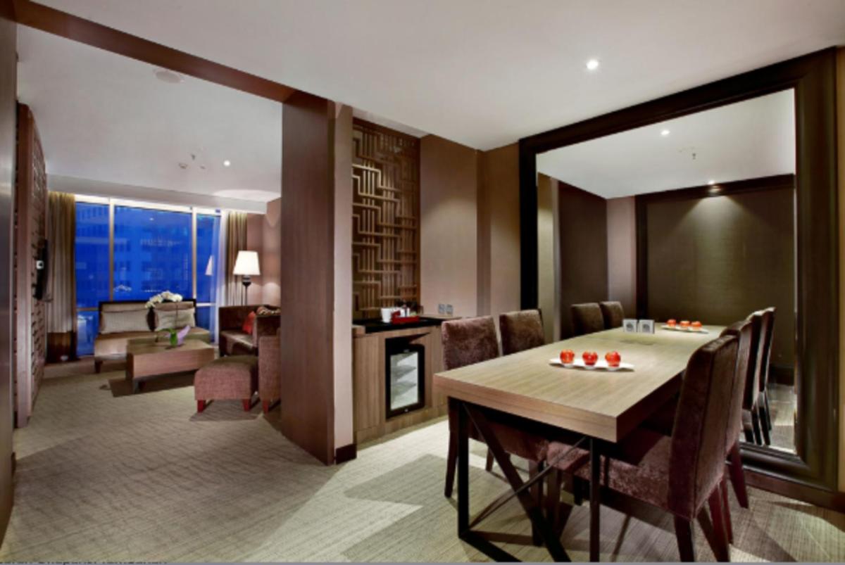 Aston Priority Simatupang Hotel and Conference Center - Housity