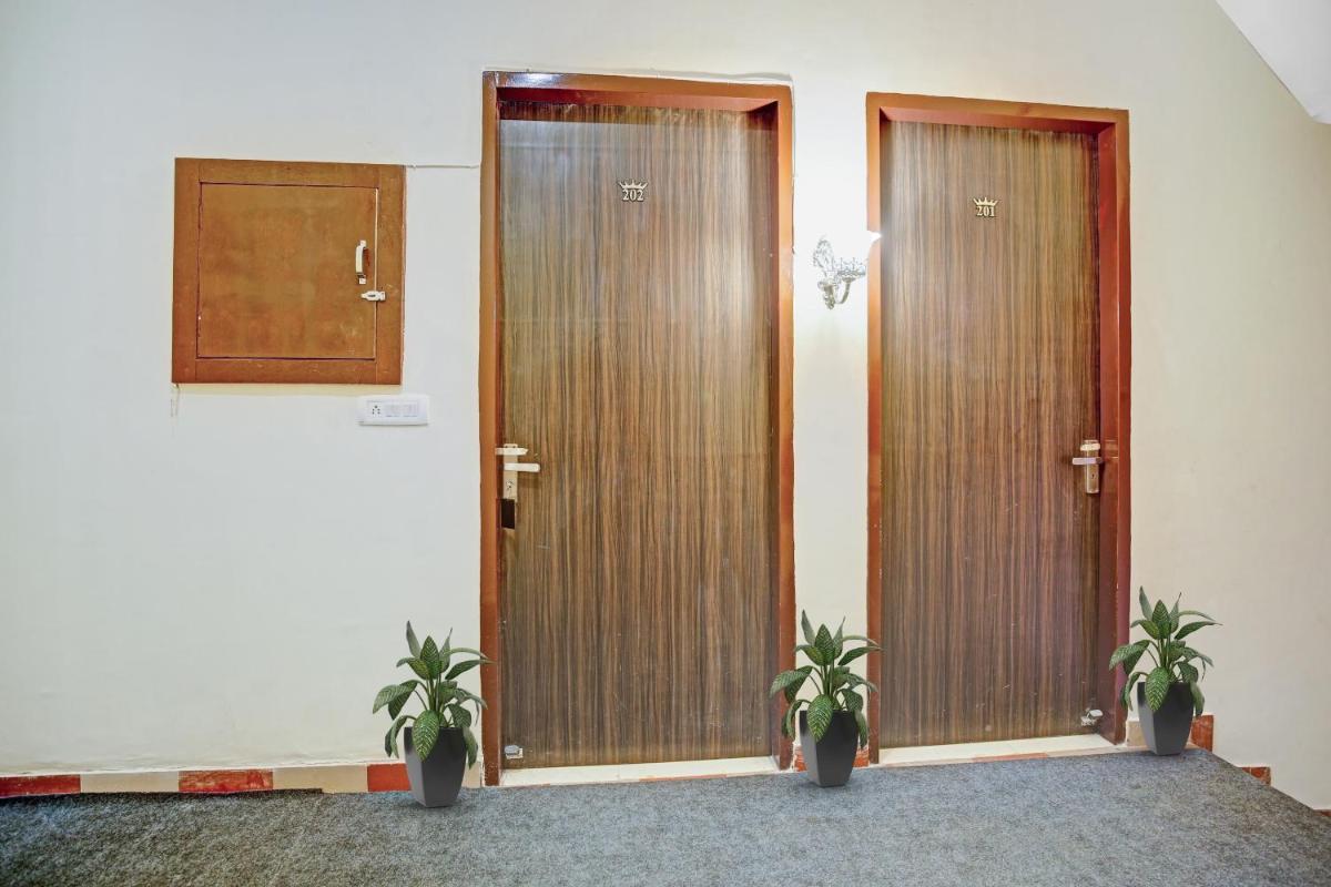 OYO Three Kings - Housity