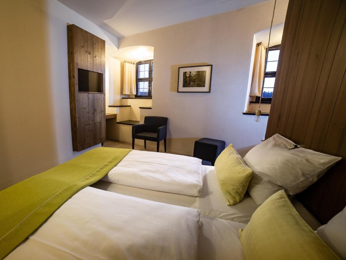 HotelBurg Falkenberg - Housity