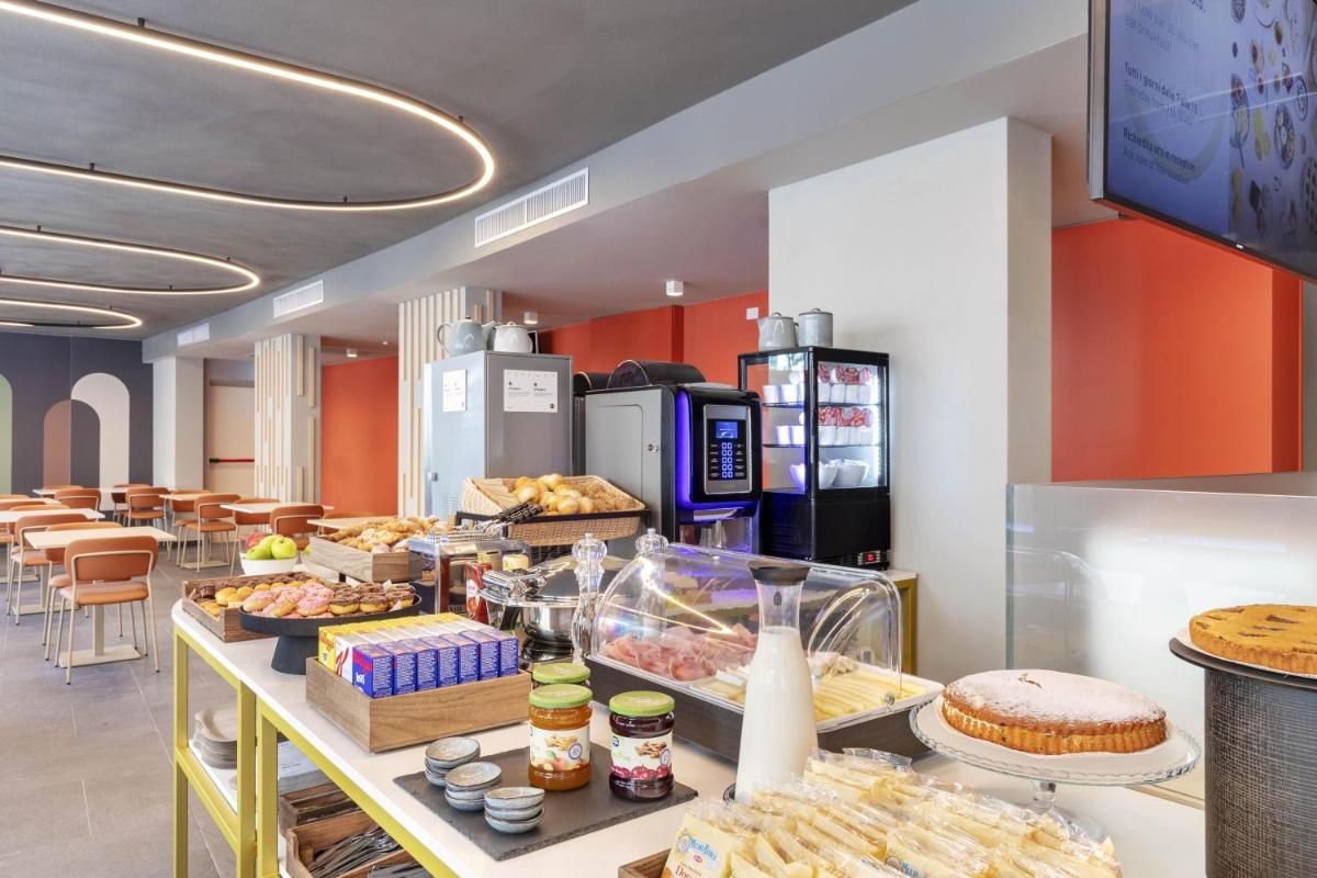 B&B Hotel Genova City Center - Housity