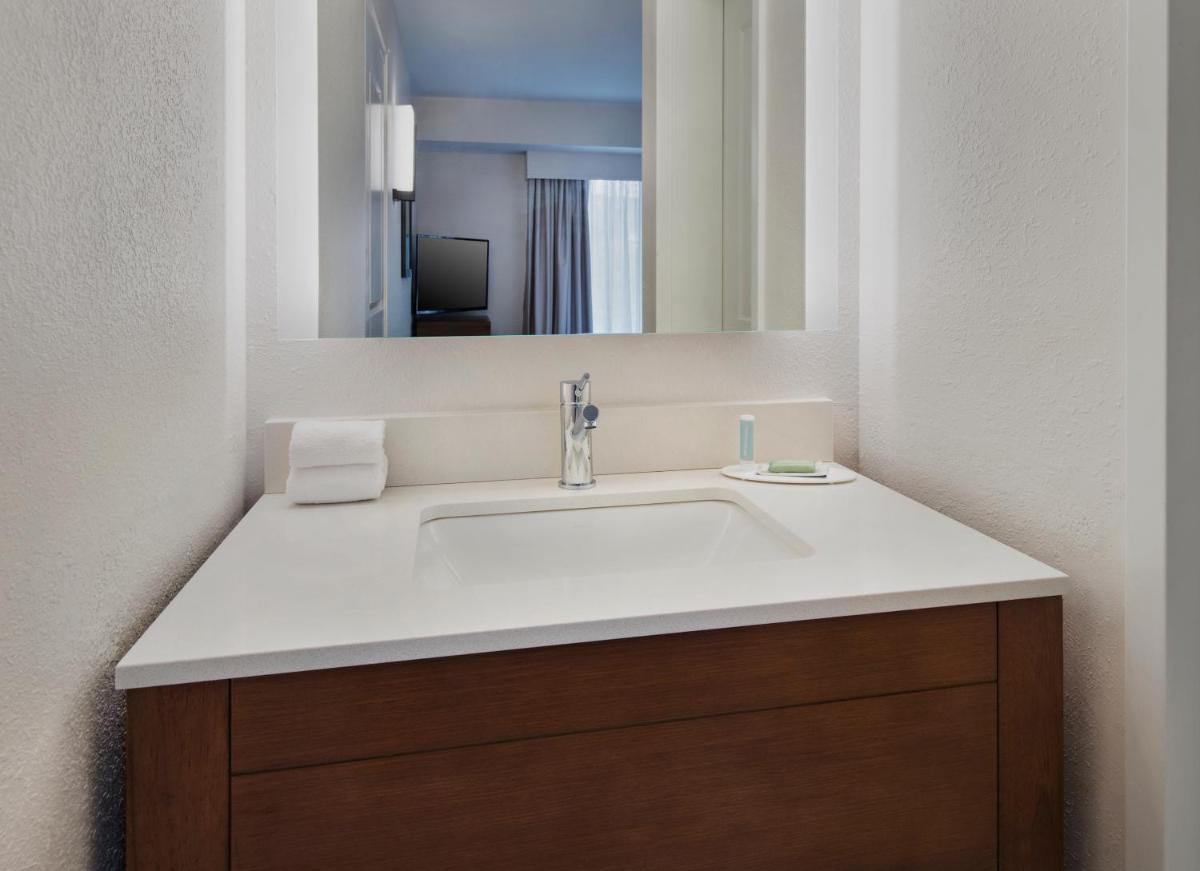 Residence Inn Pittsburgh Monroeville/Wilkins Township - Housity