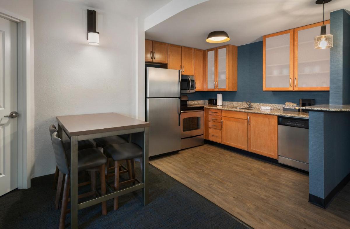 Residence Inn Pittsburgh Monroeville/Wilkins Township - Housity