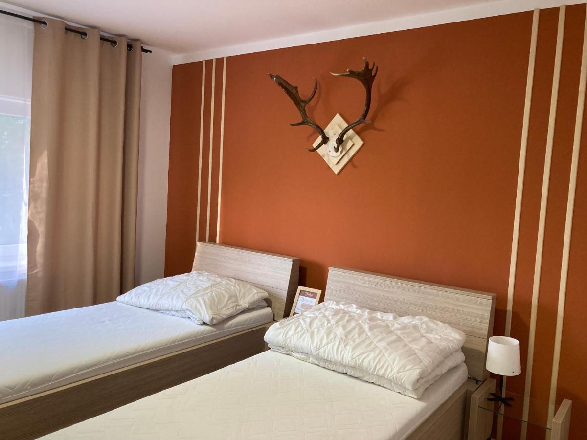 Turistická ubytovňa Zlatka - Housity