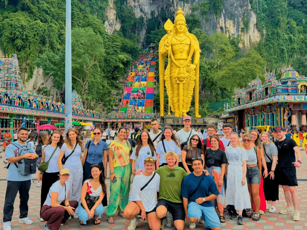 Travelogue Guest House - Housity