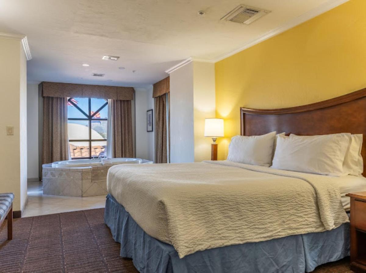 Holiday Inn Express Hotel & Suites Tucson Mall by IHG - Housity