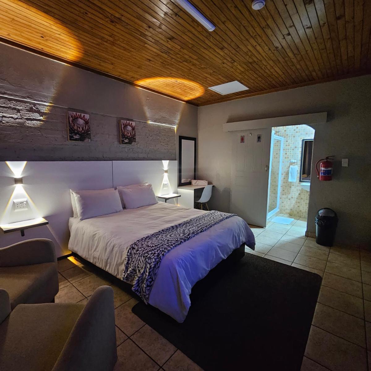 ZUCH Accommodation at Pafuri Self Catering - Guest Suite - Housity