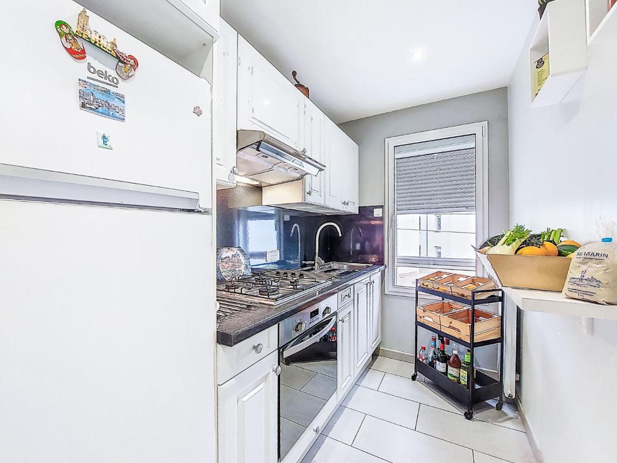 Apartment Port et plage à pied- linge inclus by Interhome - Housity