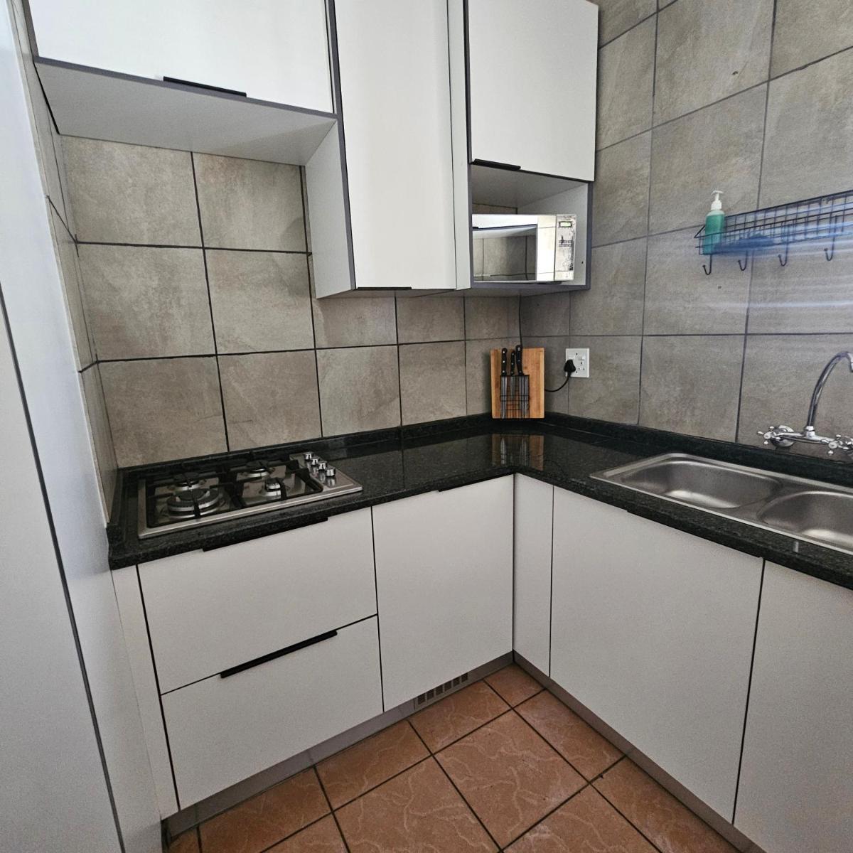 ZUCH Accommodation at Pafuri Self Catering - Guest Suite - Housity