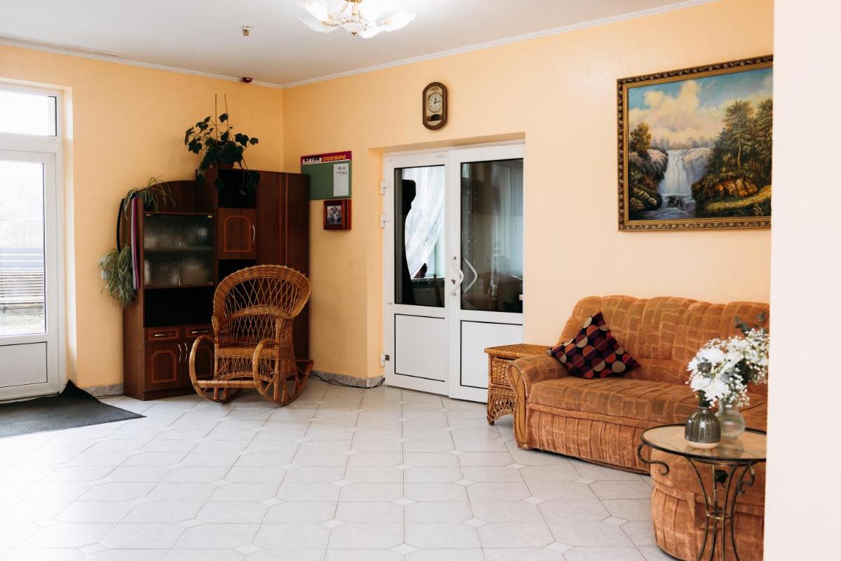 Hotel Yasinya - Housity