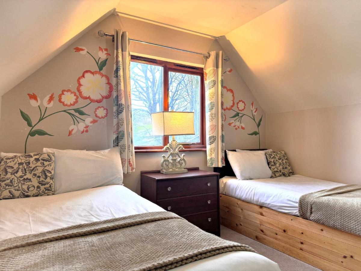 Primrose 20-Woodland Lodges-Carmarthen-Pembroke - Housity