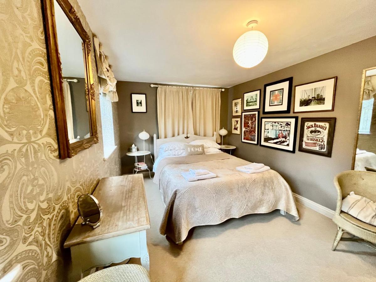 Orchard Paddocks - Housity