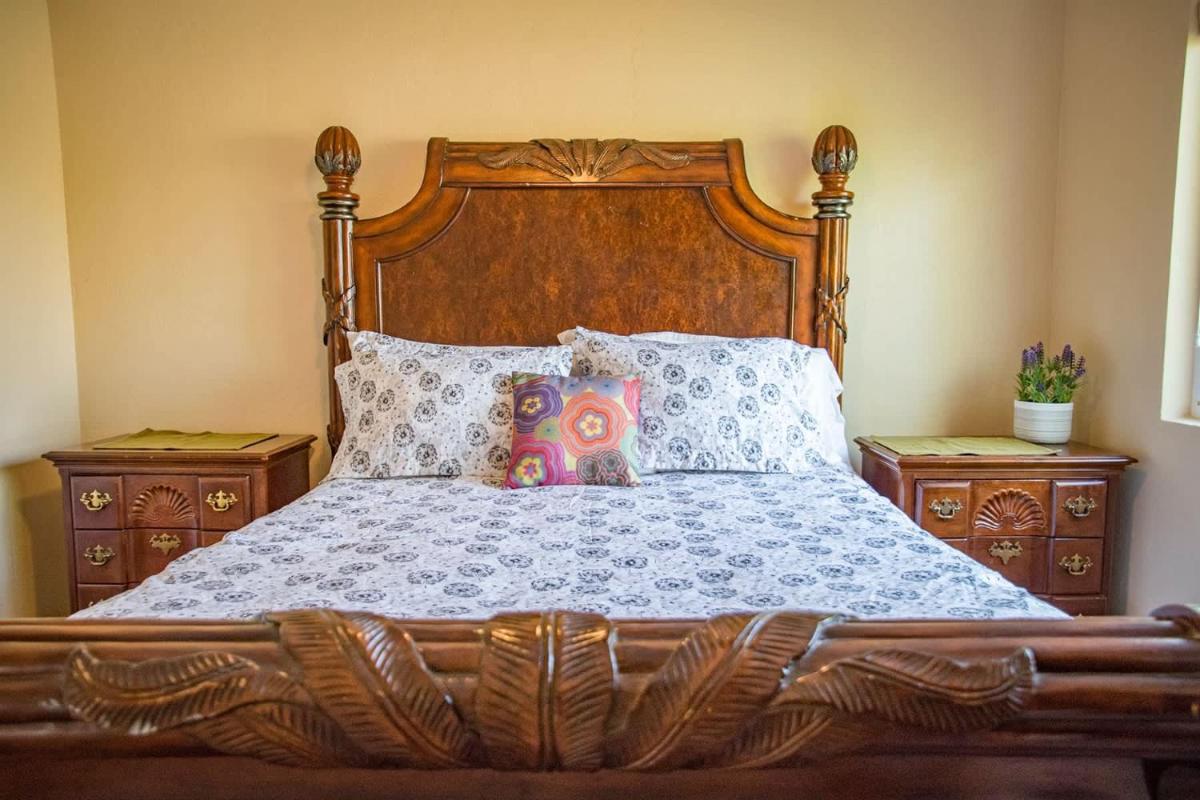 Longer Stays for Travelers- Apt Blocks from Hospital, Downtown - Housity